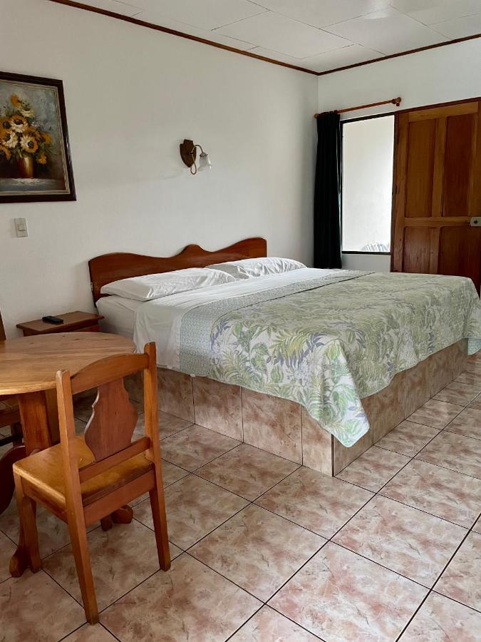 Apartotel Flamboyant Jaco Bagian luar foto