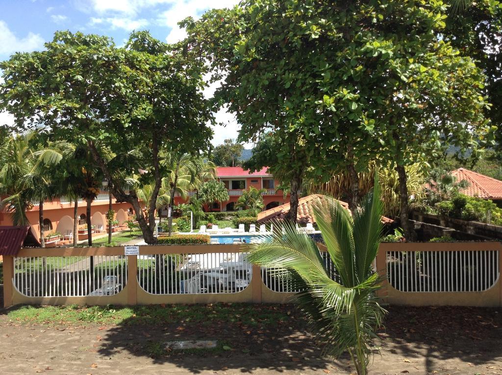 Apartotel Flamboyant Jaco Bagian luar foto