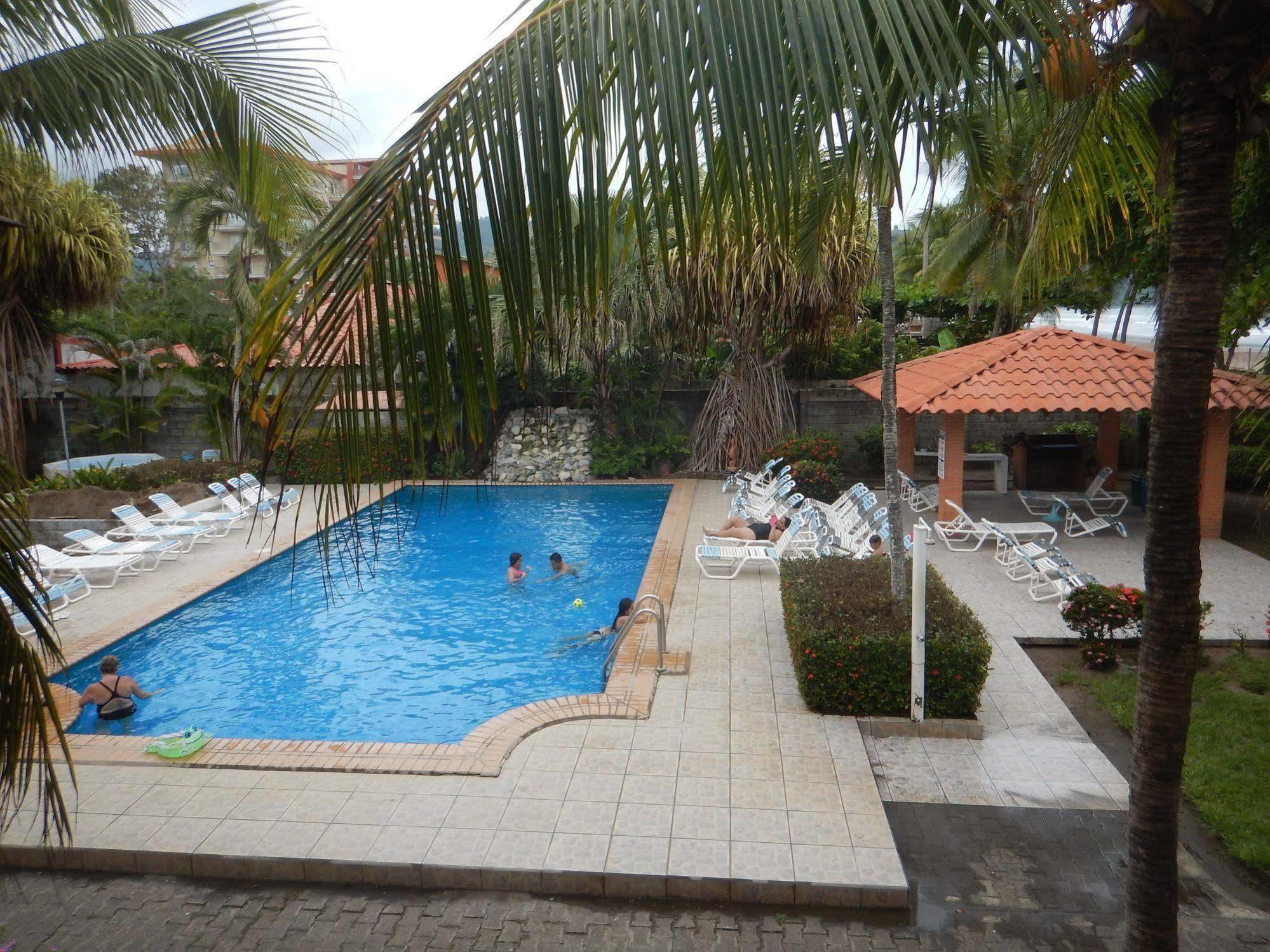 Apartotel Flamboyant Jaco Bagian luar foto
