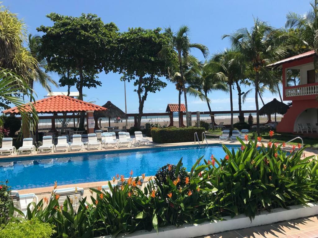 Apartotel Flamboyant Jaco Bagian luar foto