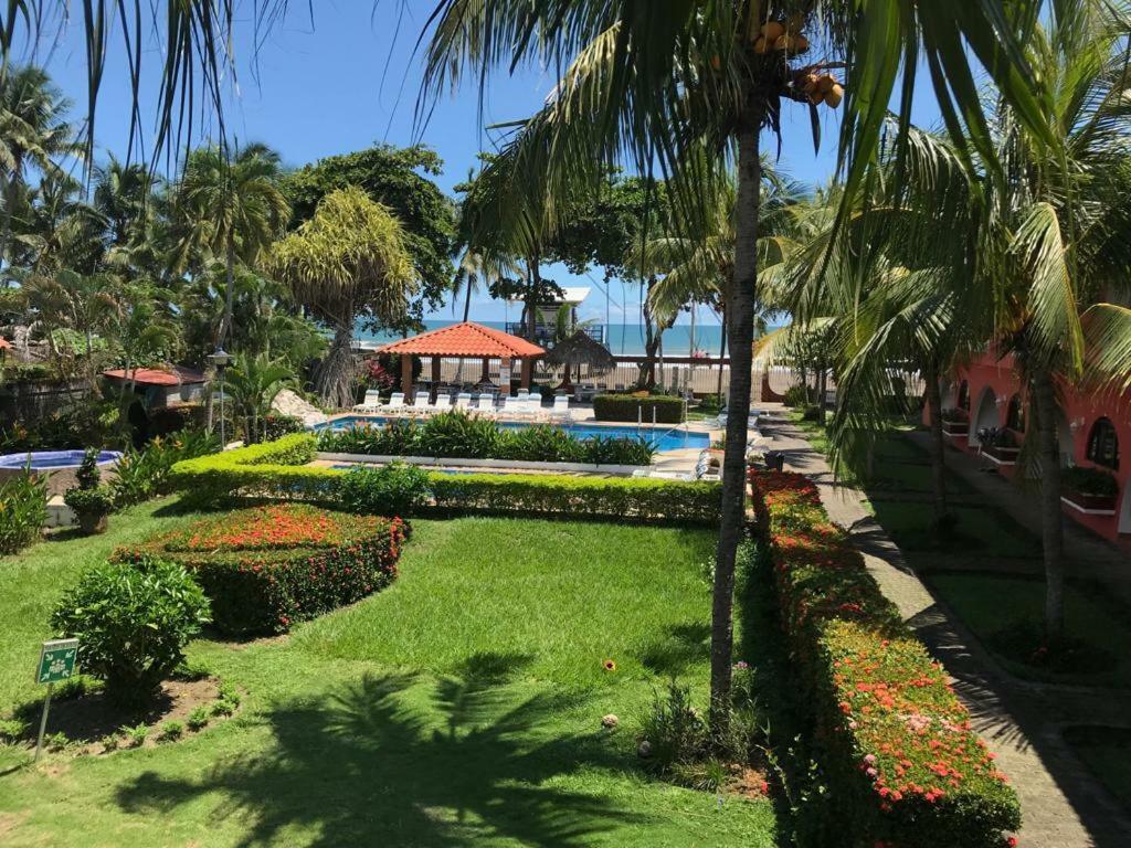 Apartotel Flamboyant Jaco Bagian luar foto