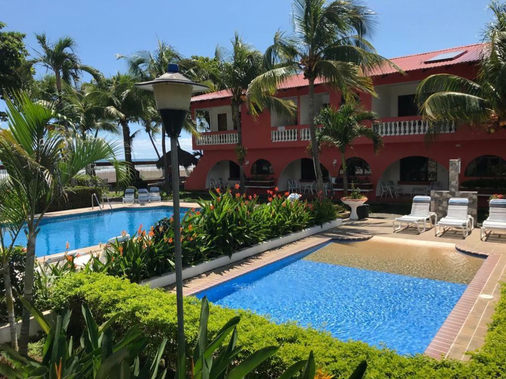 Apartotel Flamboyant Jaco Bagian luar foto